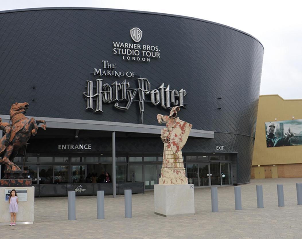 Warner Brothers House Watford  Exterior foto